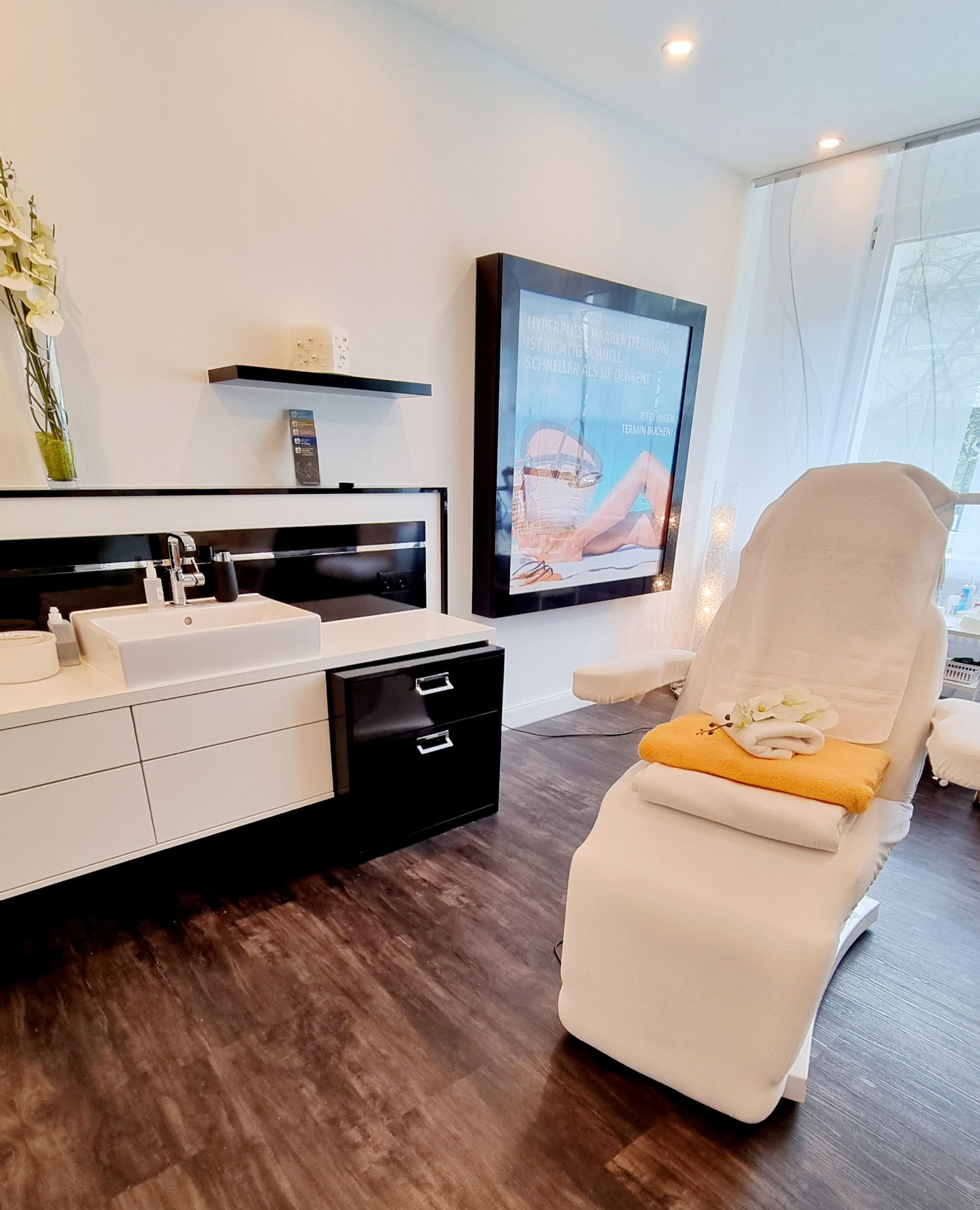 Behandlungsraum der Beauty Lounge Kosmetik Gottwald in Pforzheim